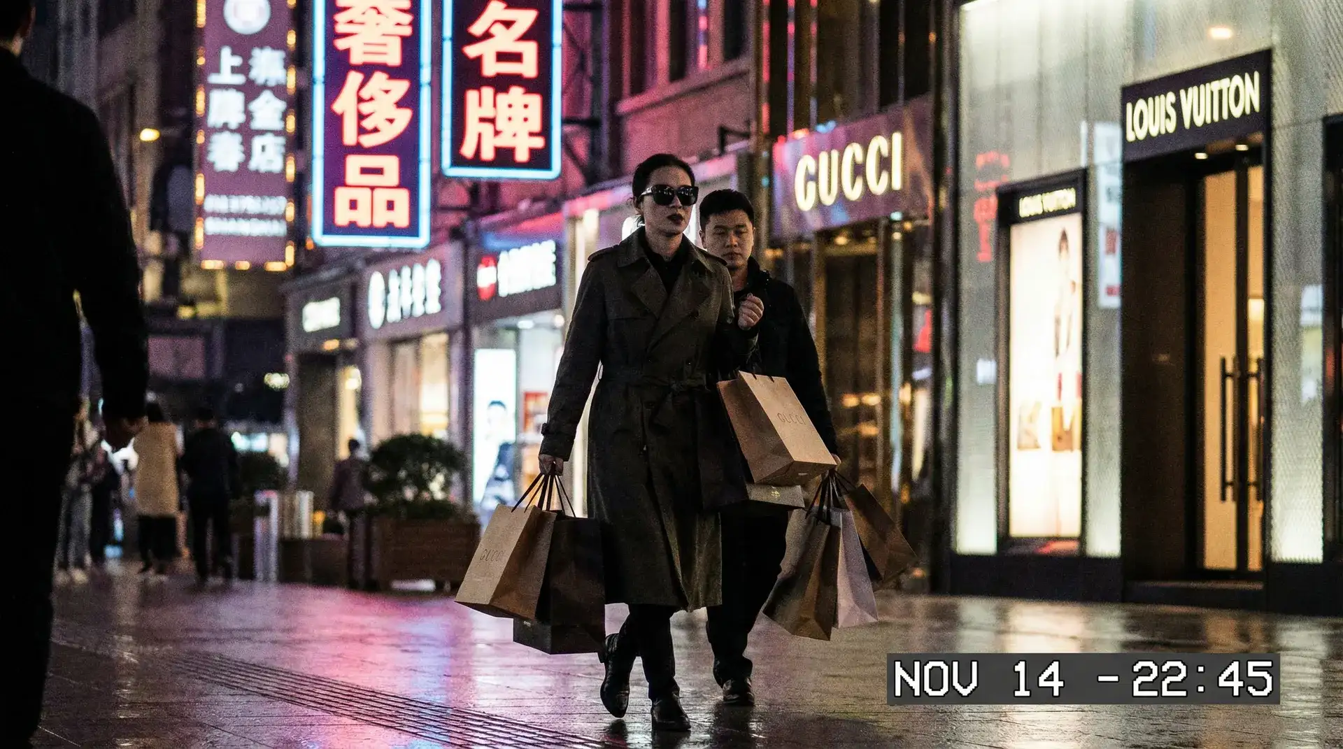 826贵宾会app - 奢侈品购物被拍
